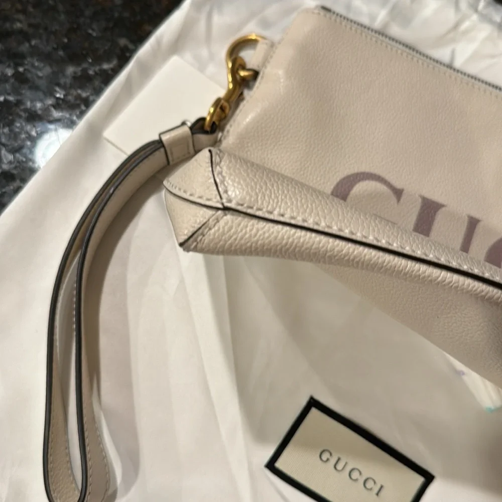 Gucci off-white clutch wristlet - Picture 7 of 9